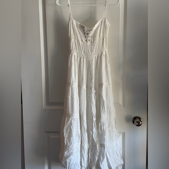 Elegant White Maxi Dress - Picture 7 of 11
